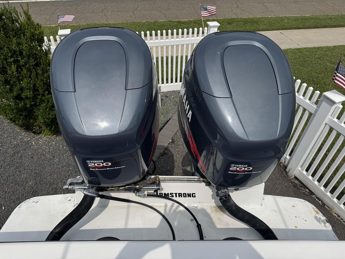 Used 2001 Regulator  26FS