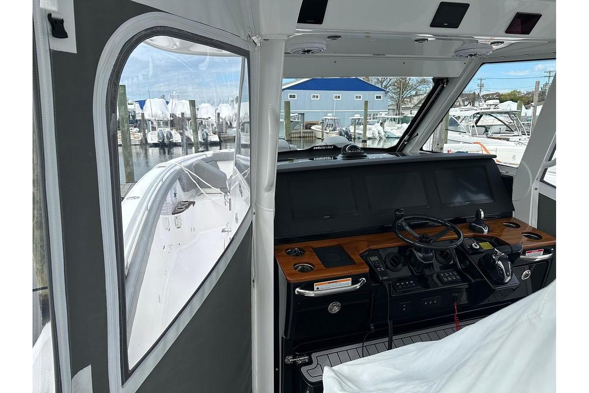 Used 2023 Everglades 395 Center Console