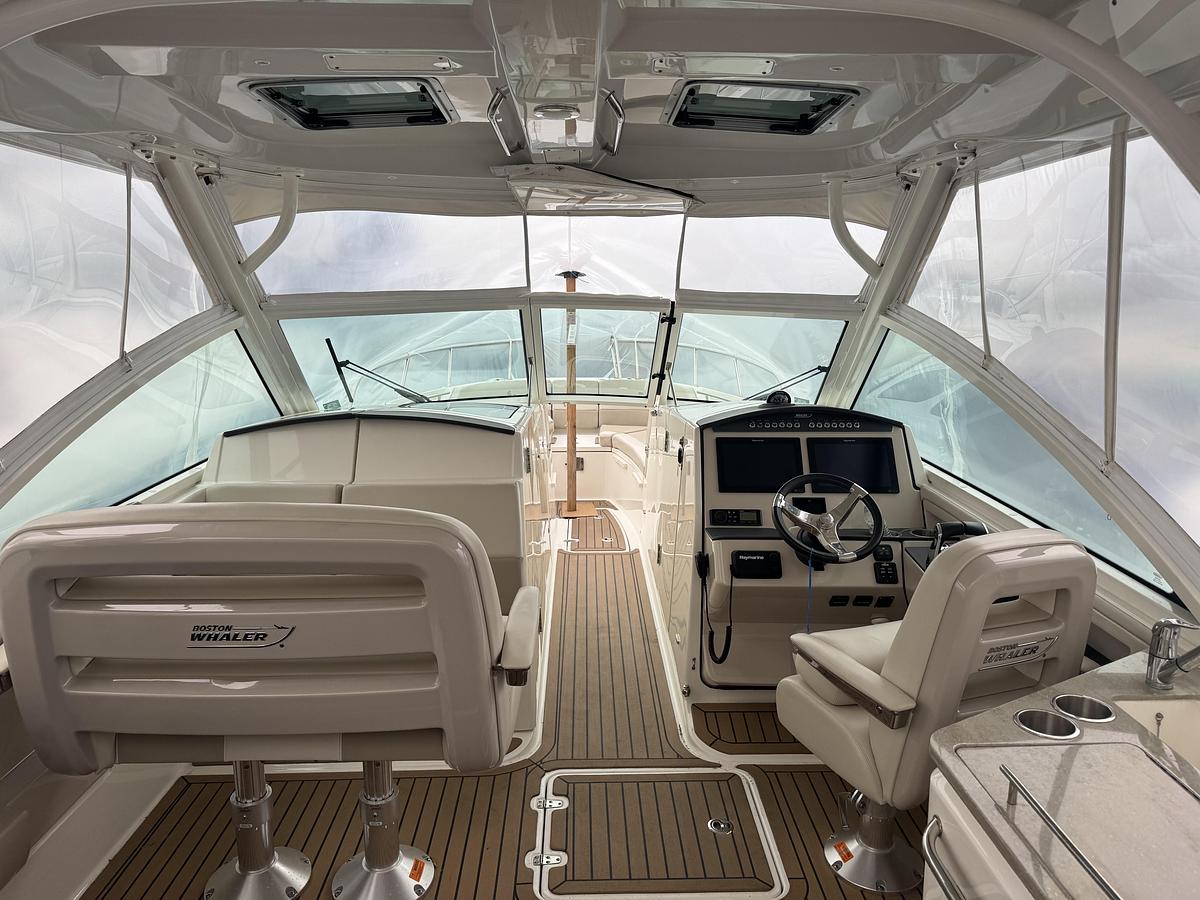 Used 2020 Boston Whaler 320 Vantage