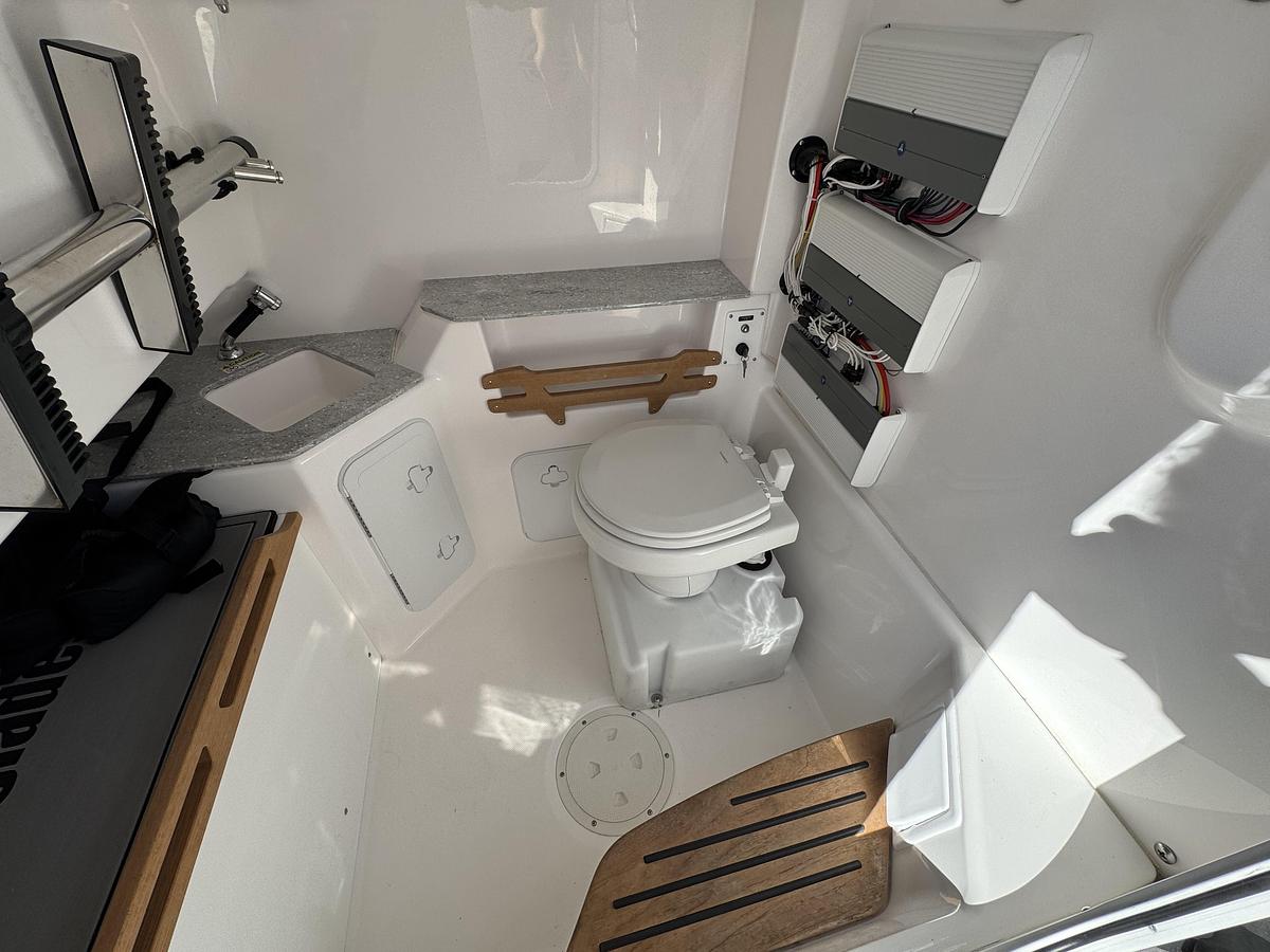 Used 2021 Everglades 295 Center Console