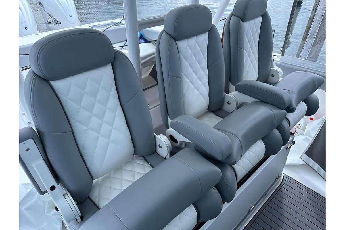 Used 2023 Everglades 395 Center Console