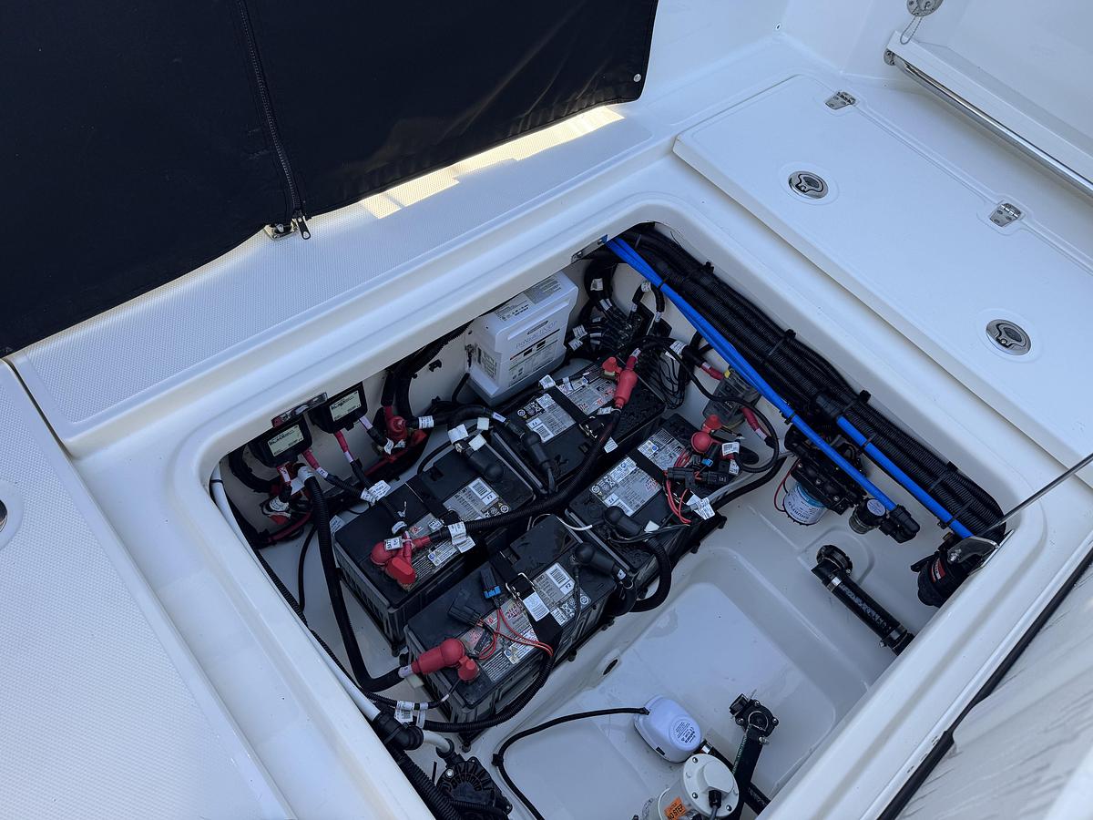 Used 2023 Boston Whaler 280 Vantage