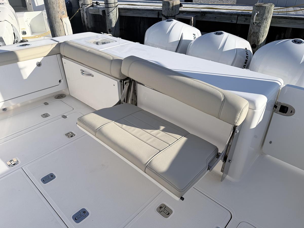 Used 2020 Pursuit OS 385 Offshore