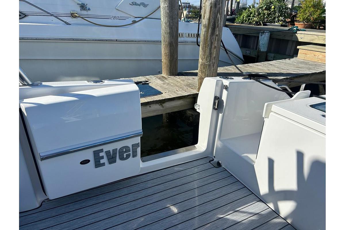 Used 2019 Everglades 340DC