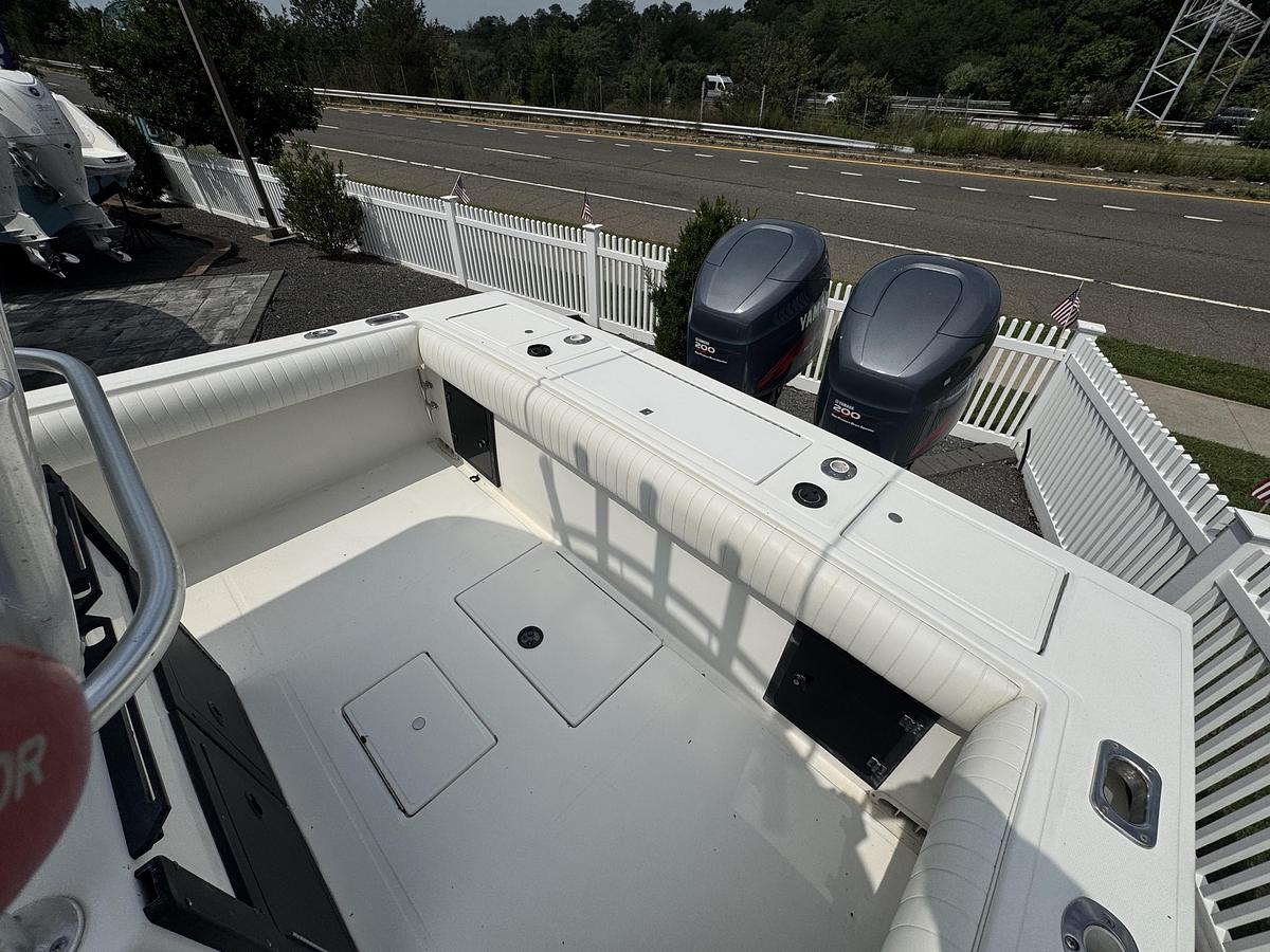 Used 2001 Regulator  26FS