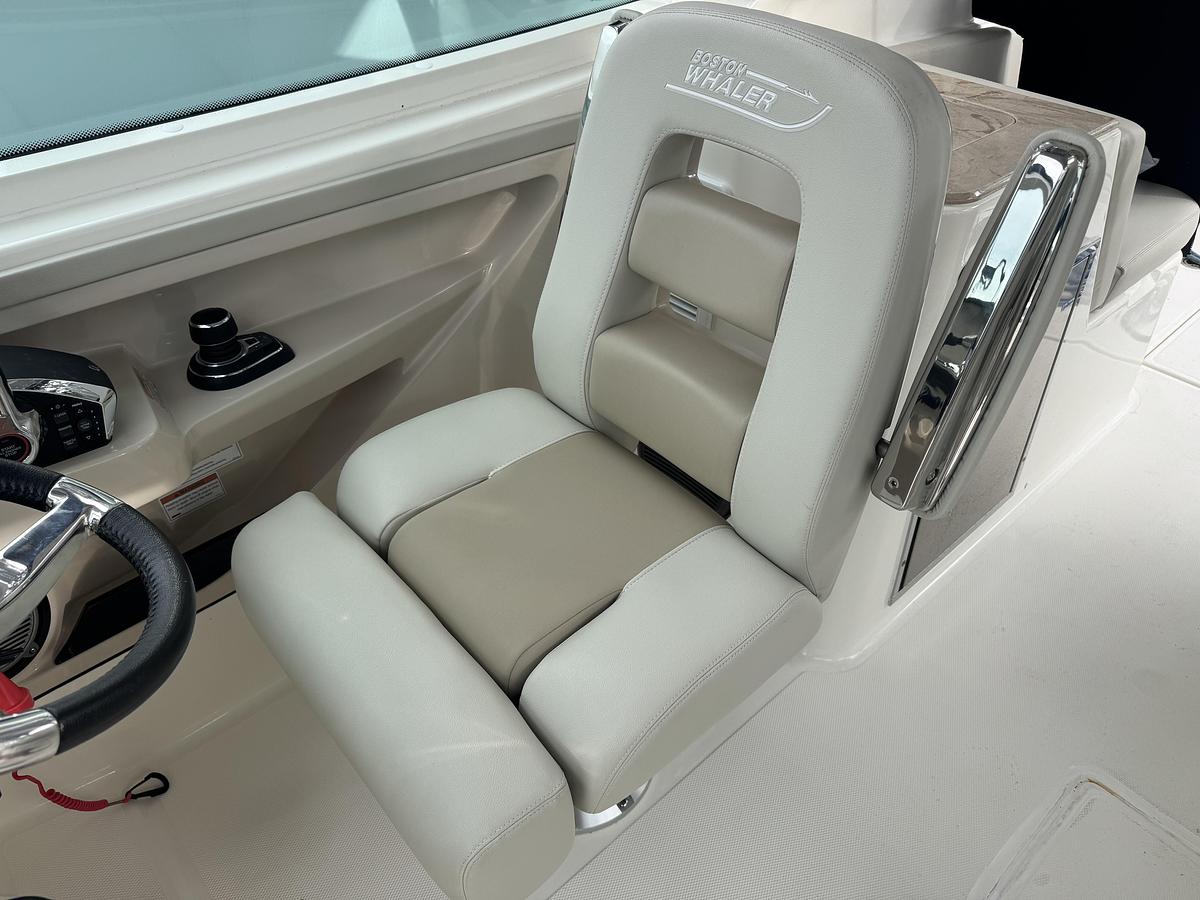 Used 2023 Boston Whaler 280 Vantage