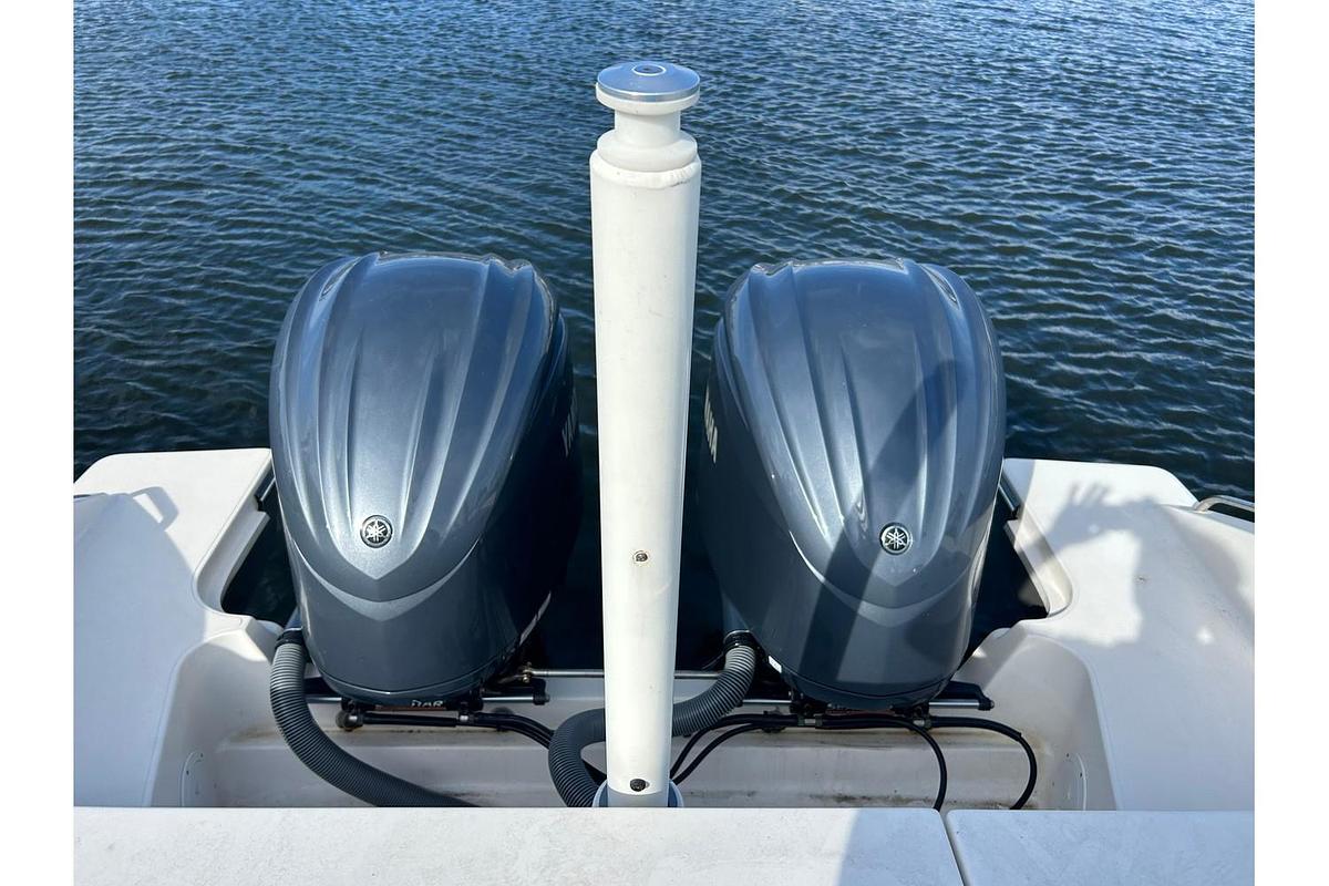 Used 2015 Pursuit DC 325 Dual Console