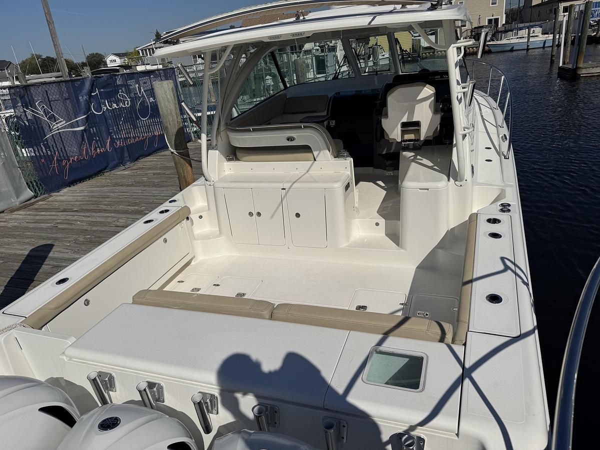 Used 2020 Pursuit 385OS