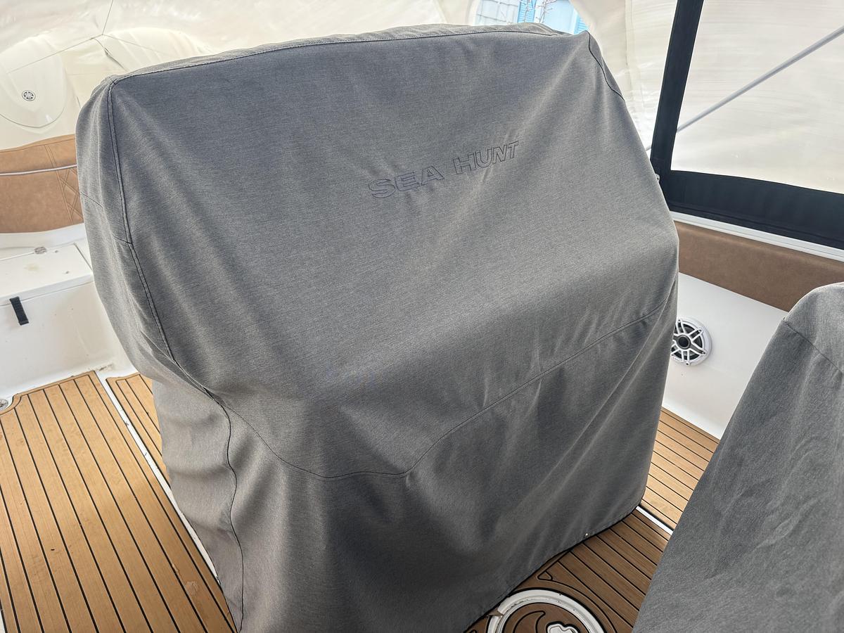 Used 2025 Sea Hunt Ultra 265SE