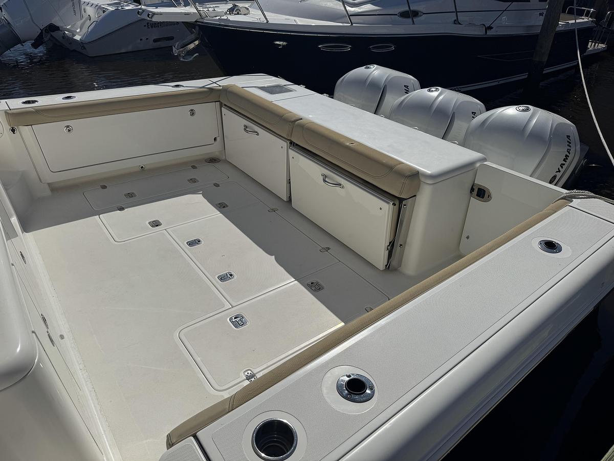 Used 2020 Pursuit 385OS