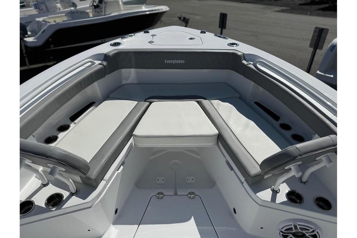 2025 Everglades 285 Center Console
