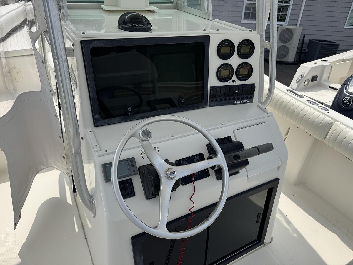 Used 2001 Regulator  26FS