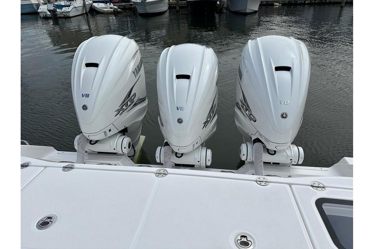 Used 2023 Everglades 395 Center Console