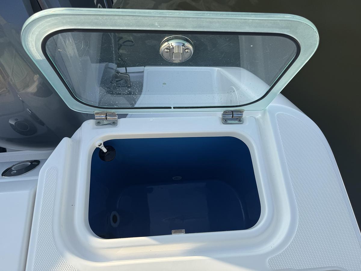 Used 2016 Everglades 255cc