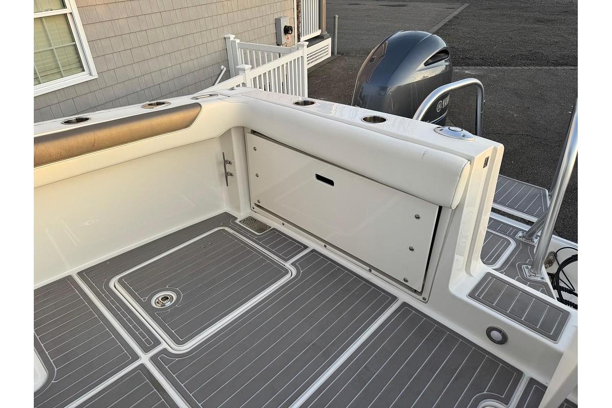 Used 2023 World Cat 280 DC-X