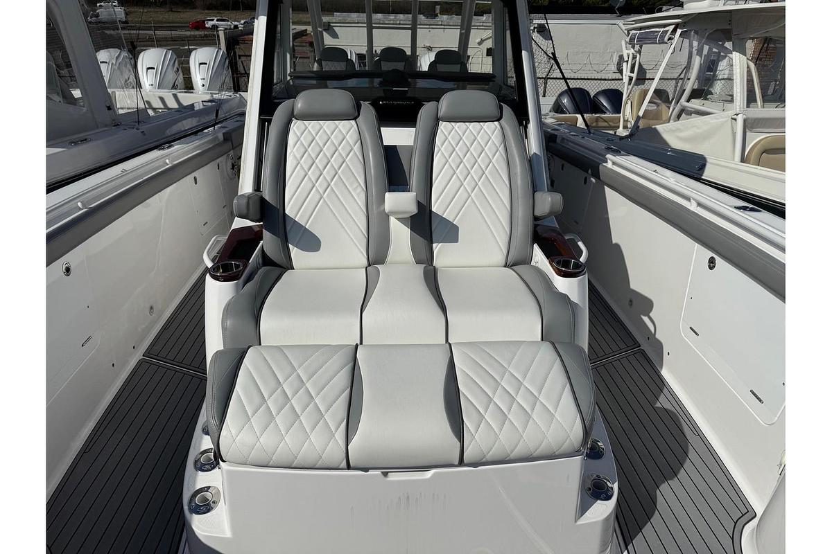 Used 2022 Everglades 395cc