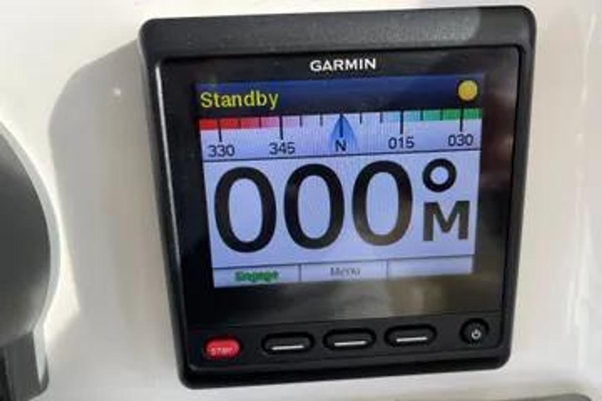 Used 2019 Everglades 435 Center Console