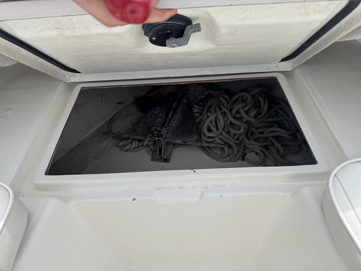 Used 2001 Regulator  26FS