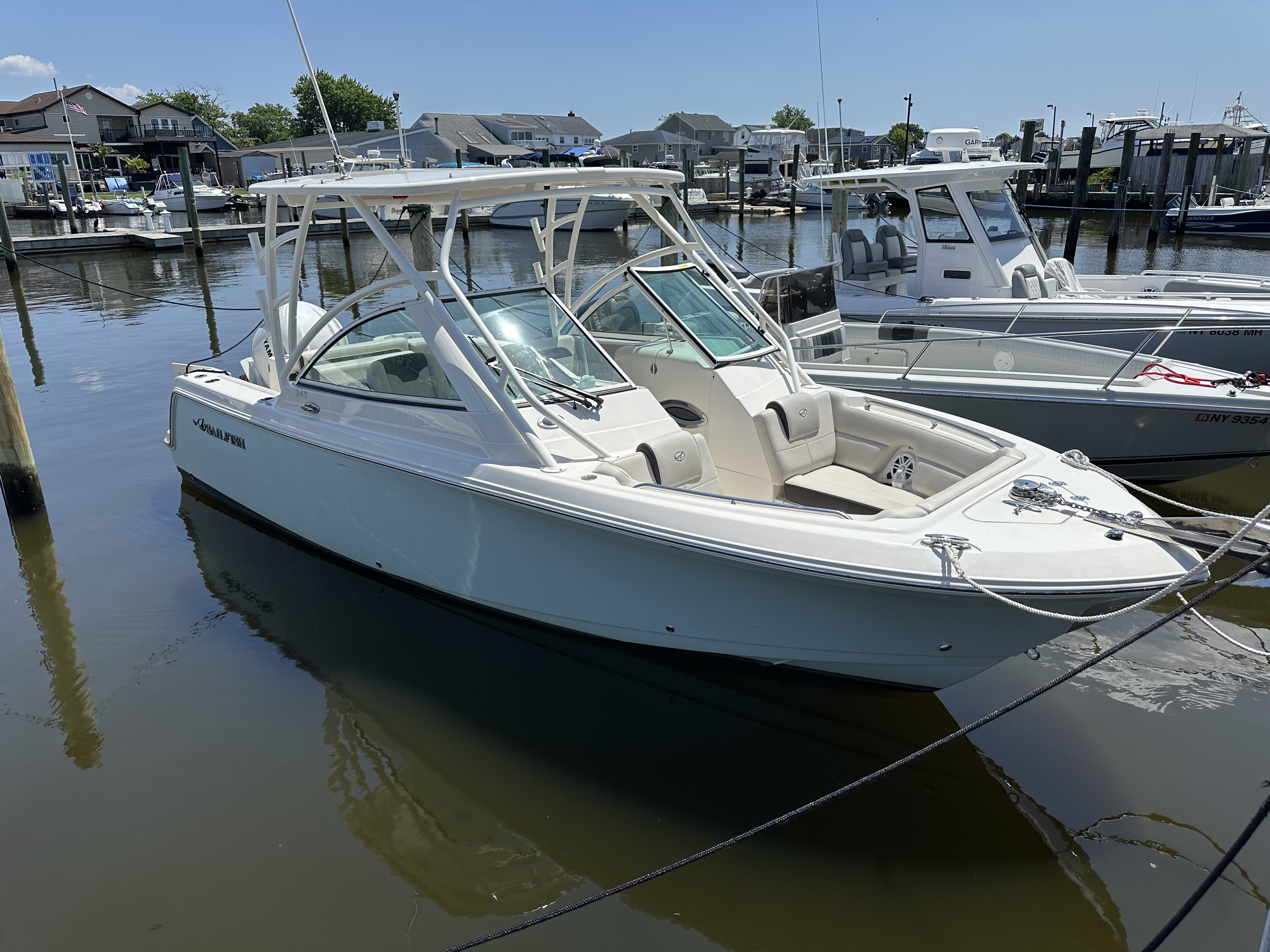 Used Sailfish 245dc
