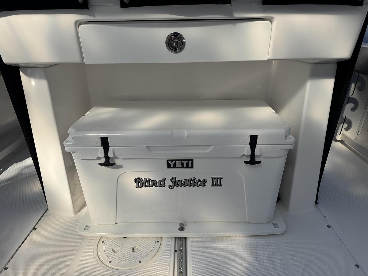 Used 2019 Everglades 295 Center Console