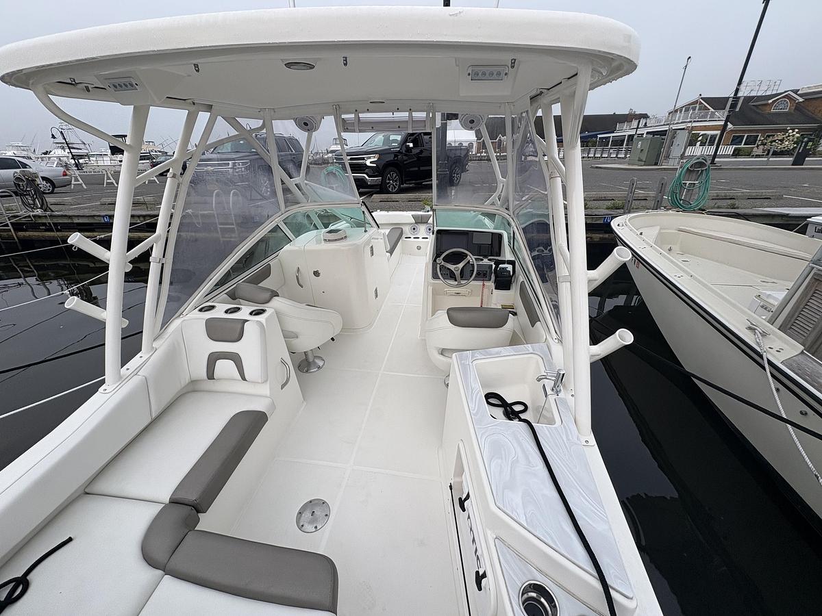 Used 2023 World Cat 230SD