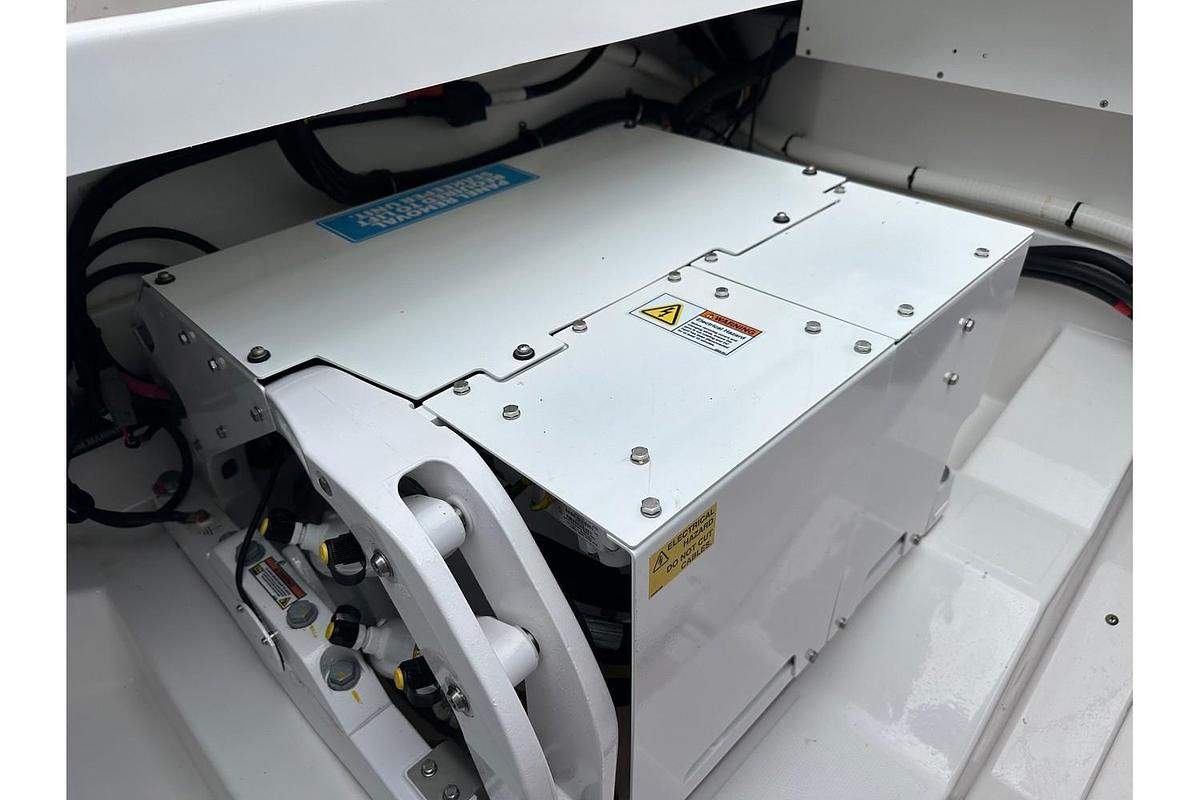 Used 2023 Everglades 395 Center Console