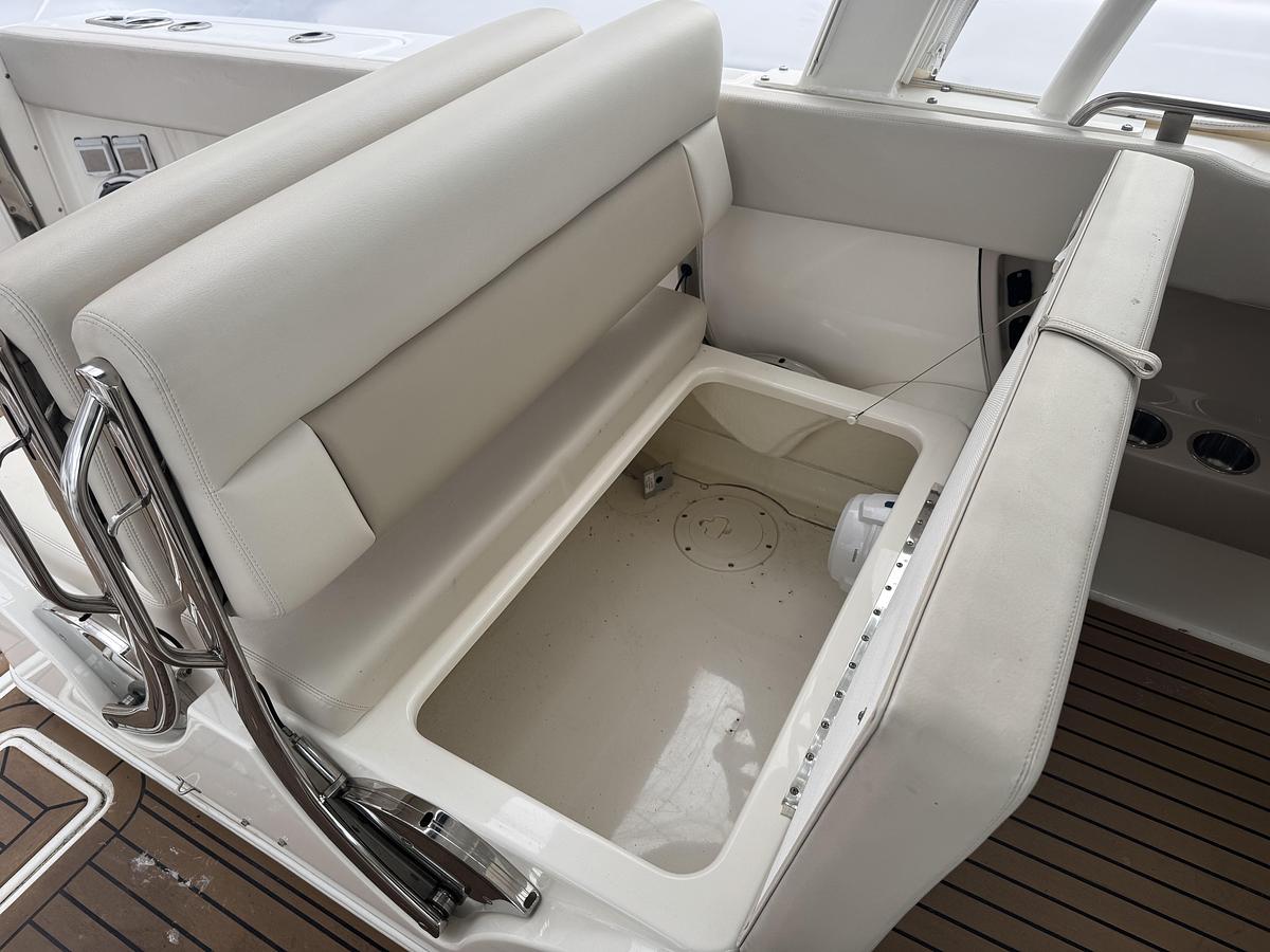 Used 2020 Boston Whaler 320 Vantage