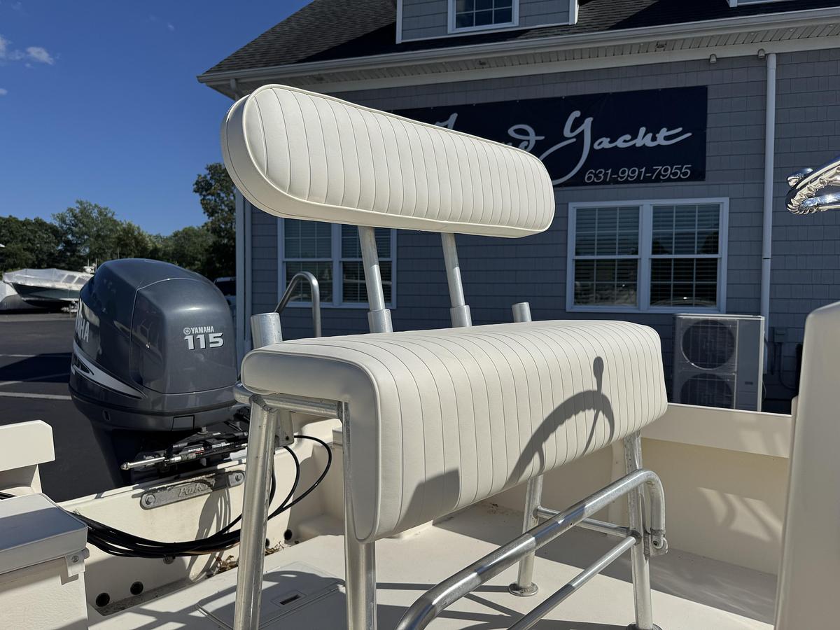 Used 2002 Parker 1801 Center Console
