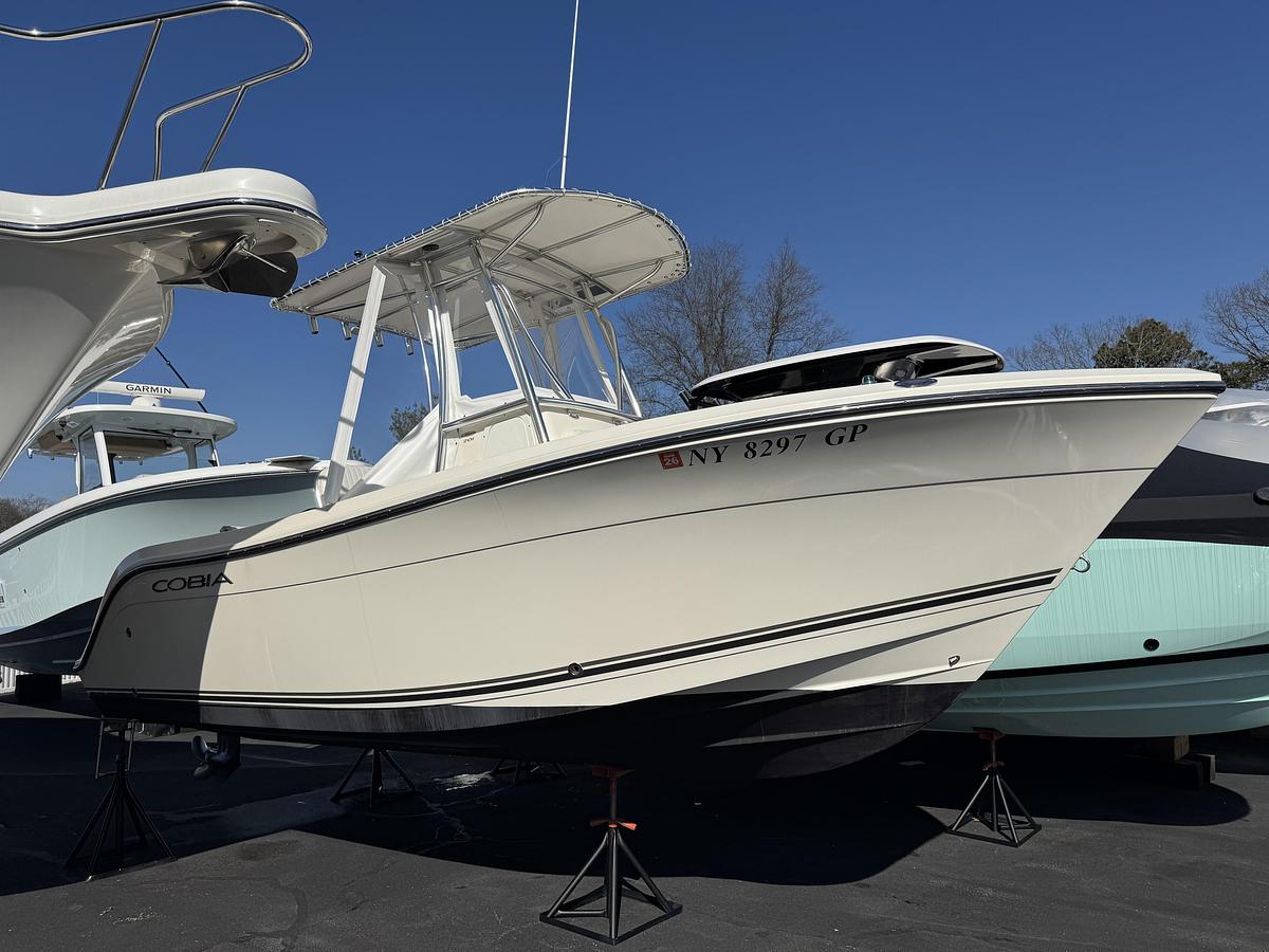 Used 2015 Cobia 201