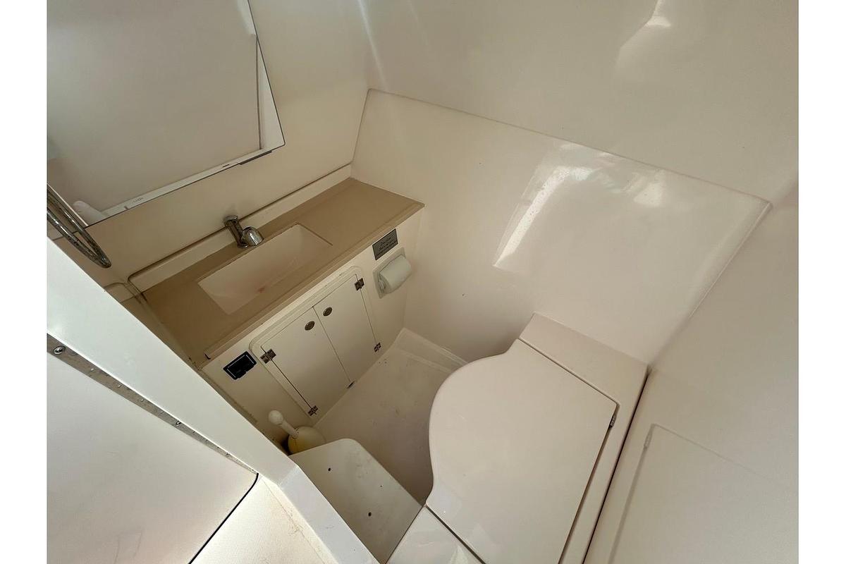 Used 2015 Pursuit DC 325 Dual Console