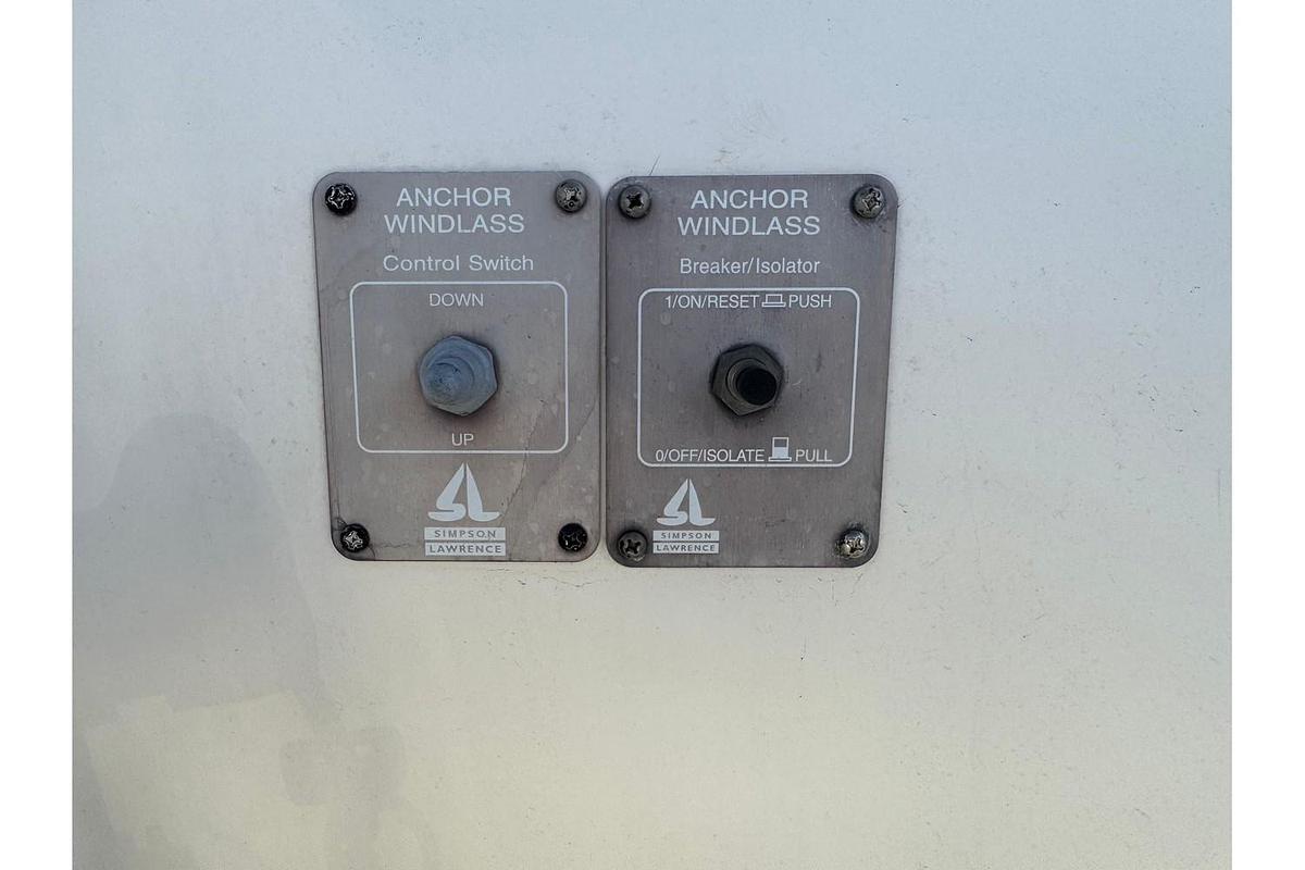 Used 1998 Cobia 220 Walkaround