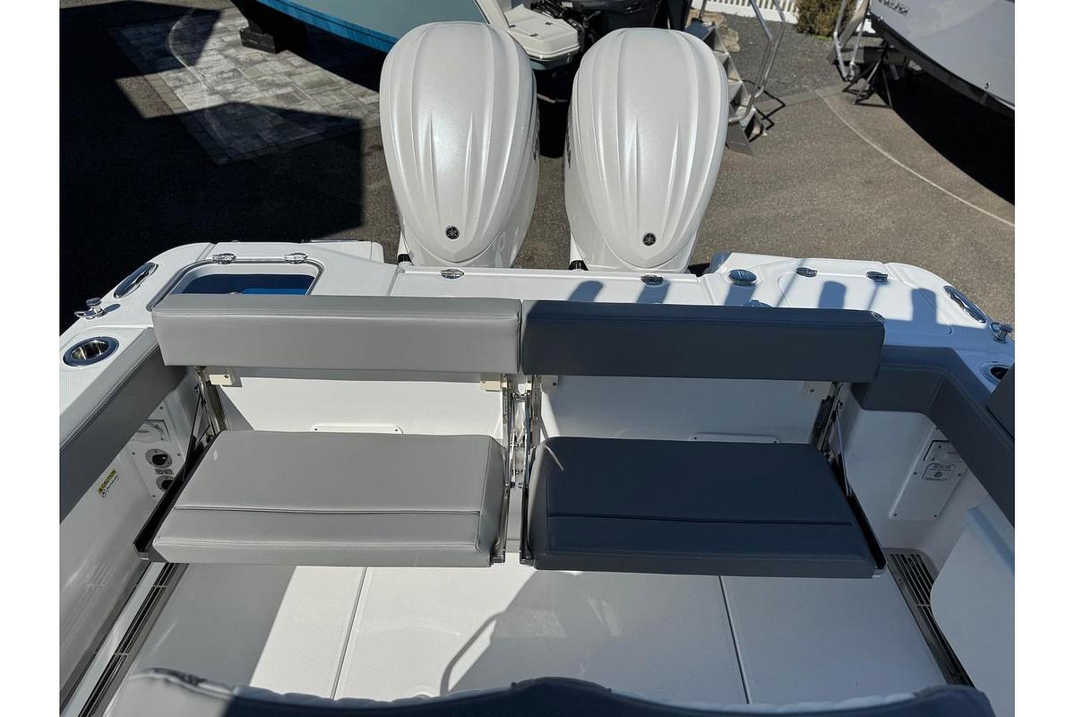 2025 Everglades 285 Center Console