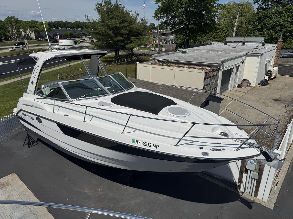 Used 2018 Monterey 355 Sport Yacht