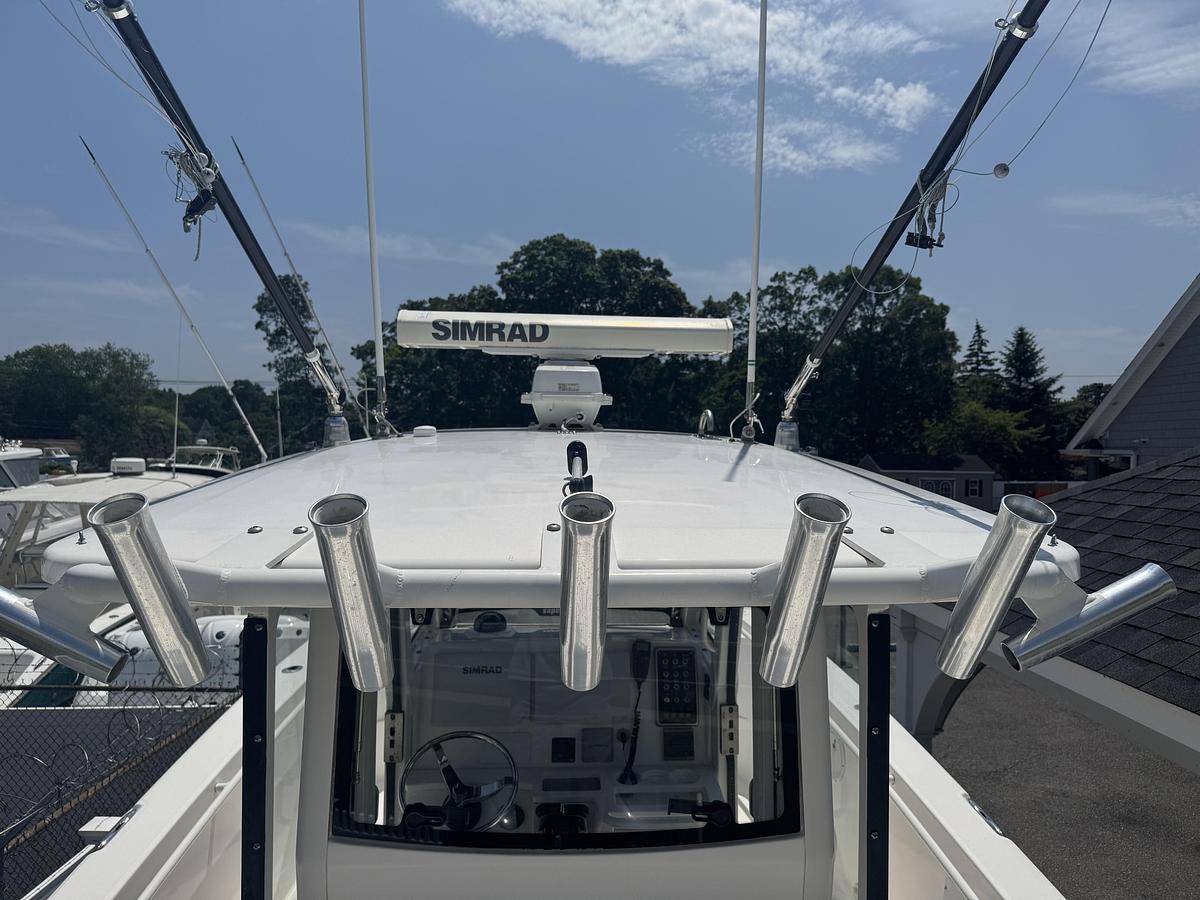 Used 2012 Everglades 325 Pilot