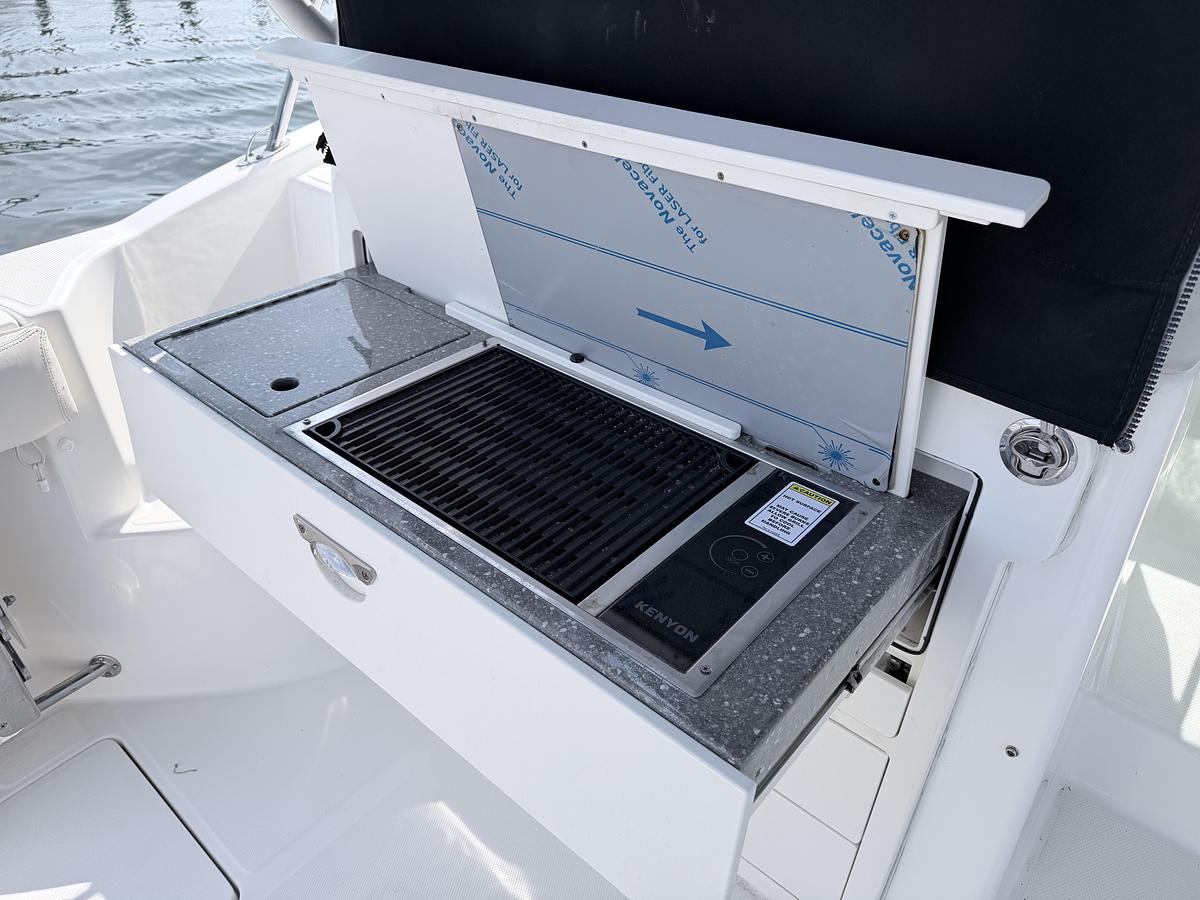 Used 2017 Boston Whaler 315 Conquest