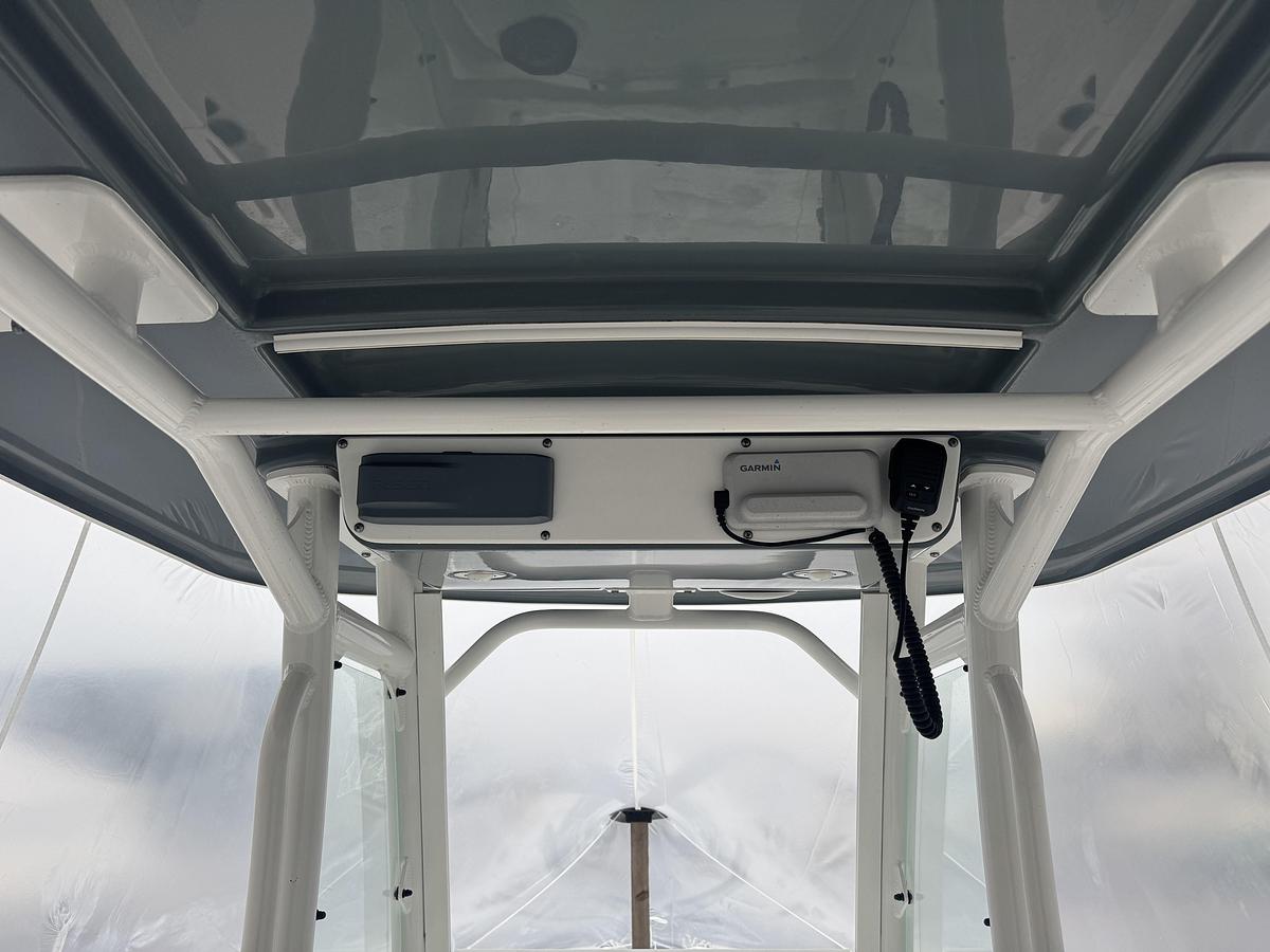 Used 2017 Everglades 230 Center Console