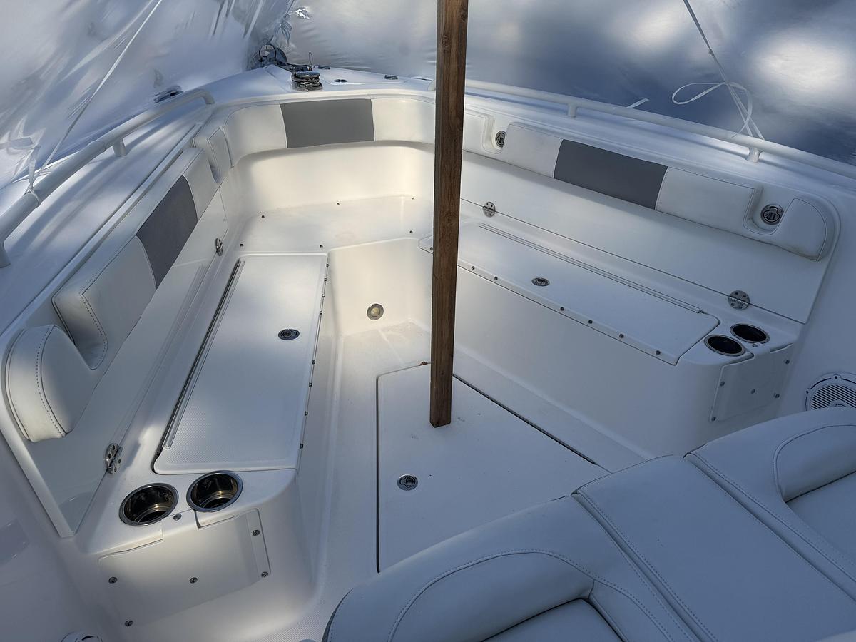 Used 2019 Everglades 295 Center Console