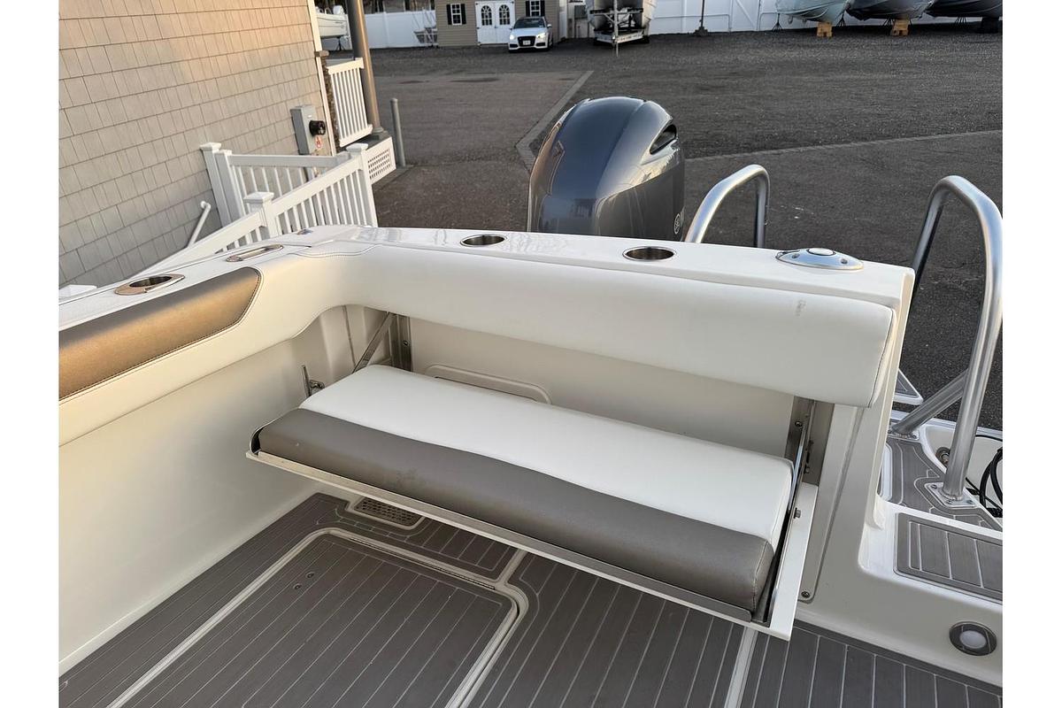 Used 2023 World Cat 280 DC-X