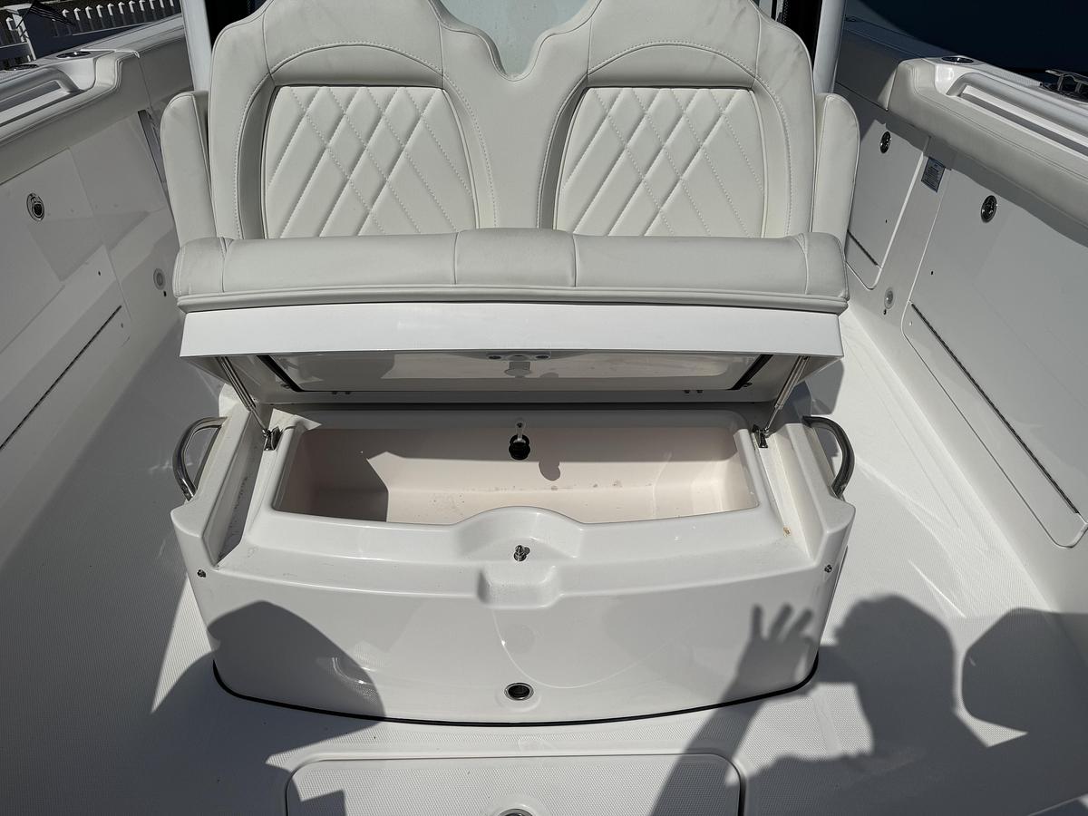 2024 Everglades 285 Center Console
