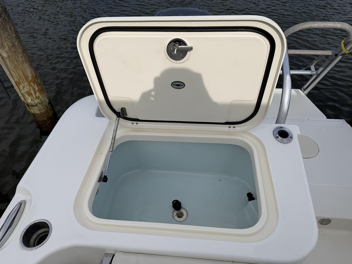 Used 2016 World Cat 320EC