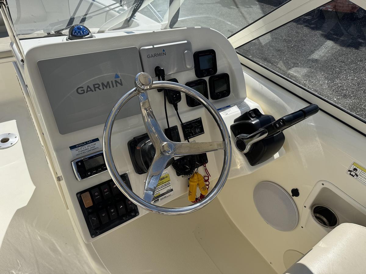 Used 2016 World Cat 255DC