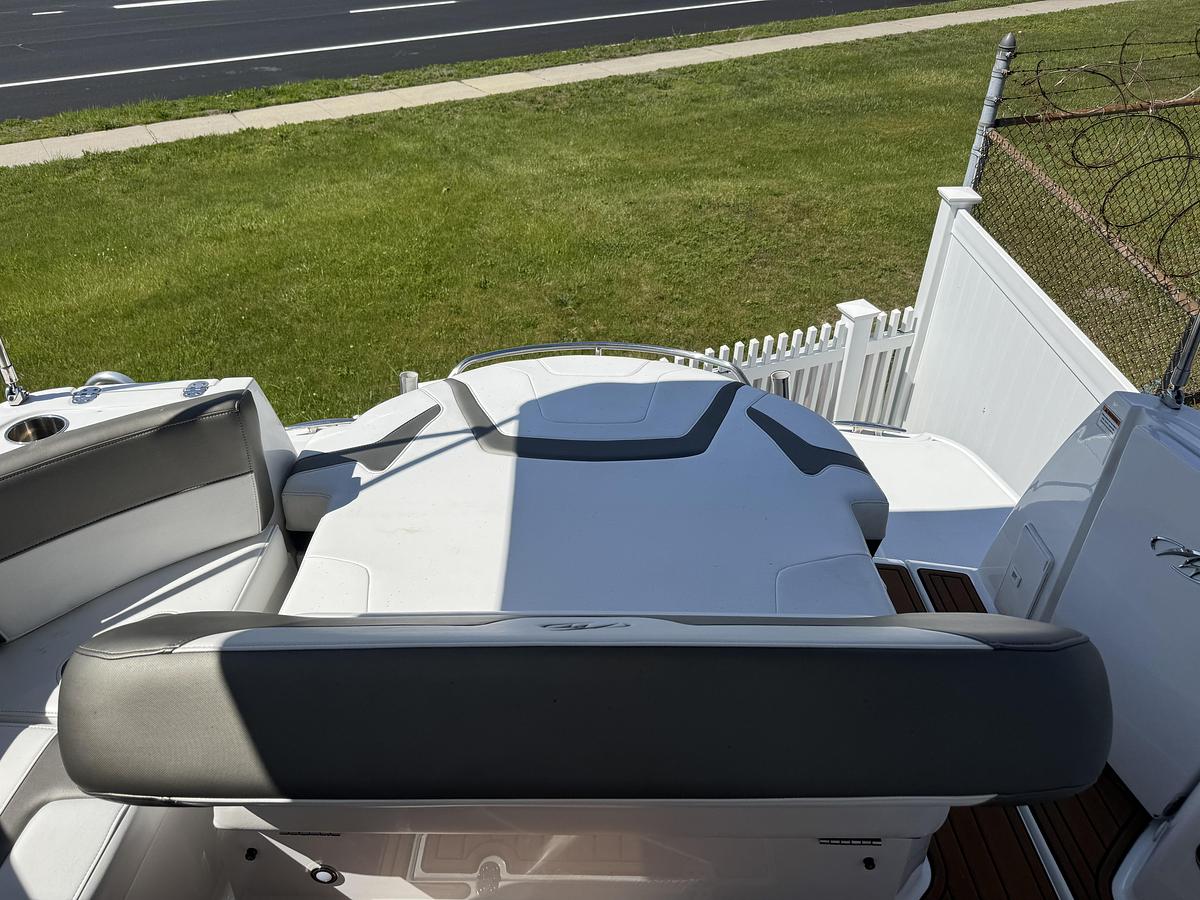 Used 2018 Monterey 355 Sport Yacht