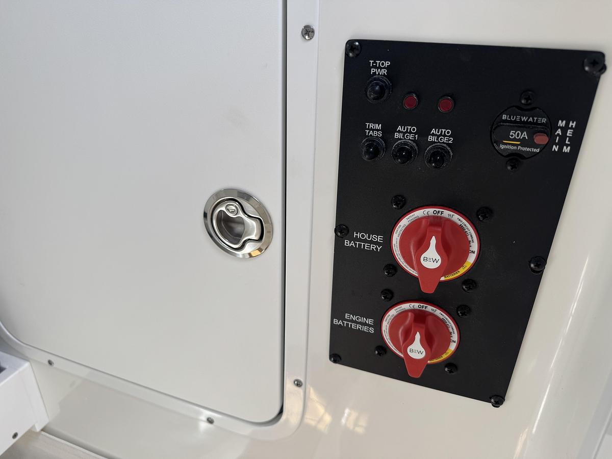 Used 2025 Sea Hunt Ultra 265SE