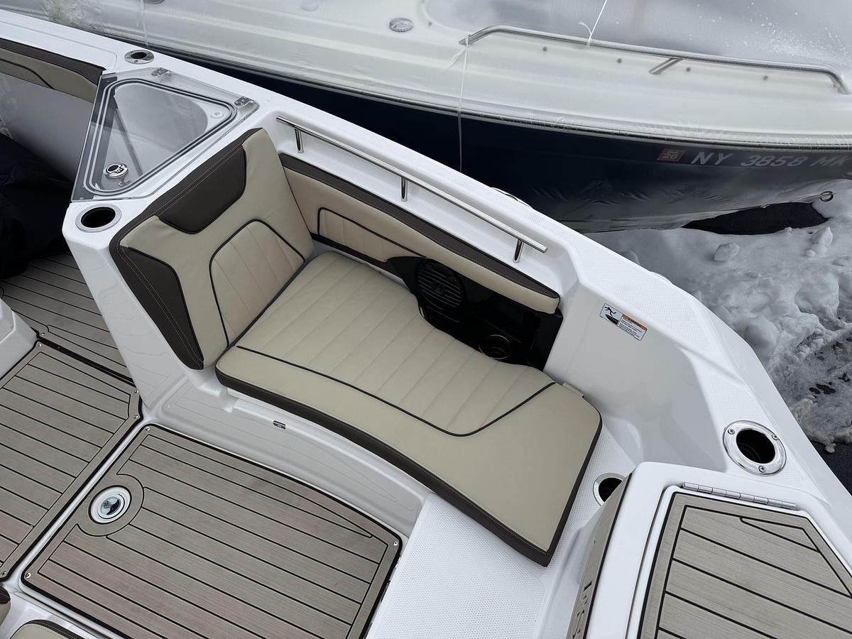 Used 2026 Yamaha Boats 255 FSH Sport H