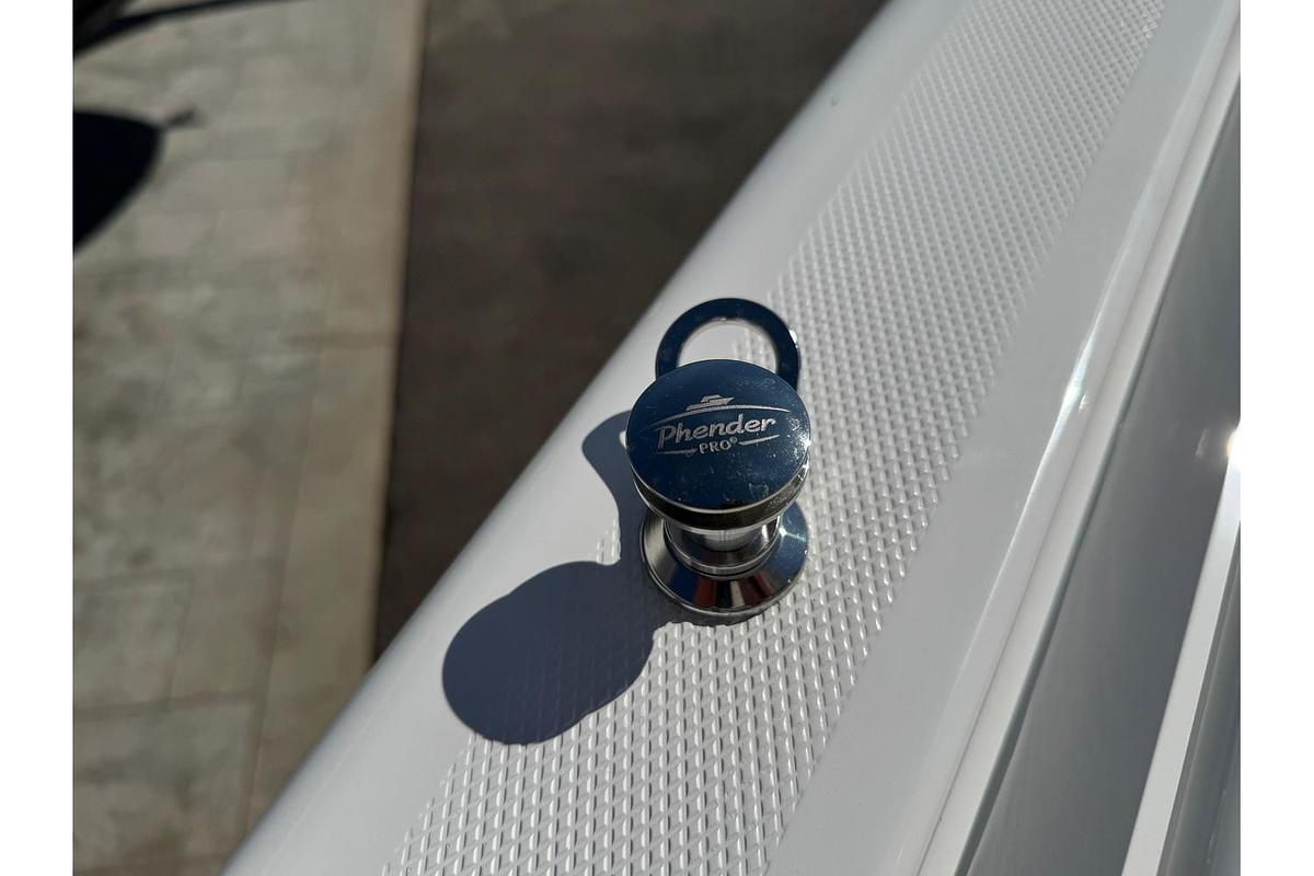 2025 Everglades 285 Center Console