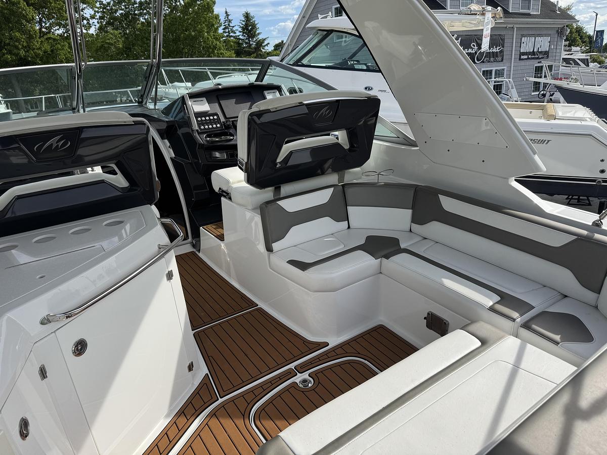 Used 2018 Monterey 355 Sport Yacht
