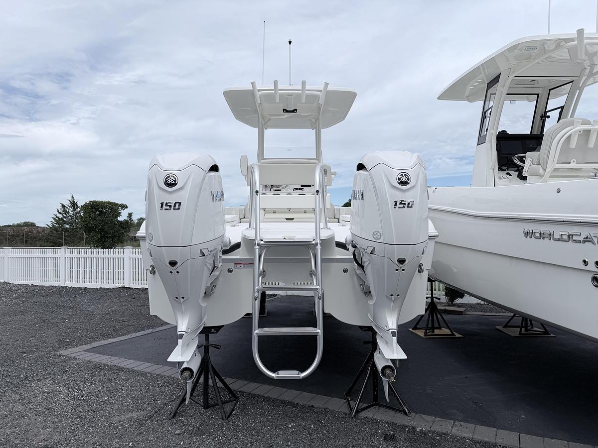 2027 World Cat 235HB