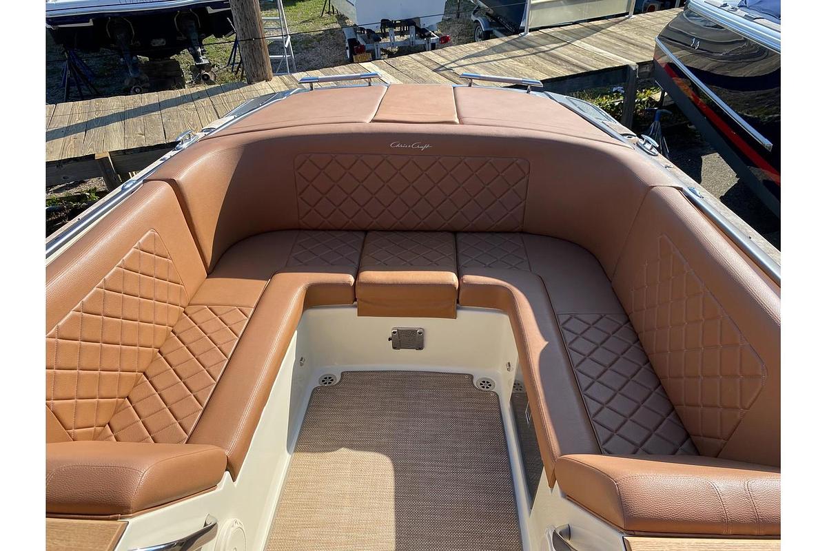 Used 2019 Chris Craft 27 Corsair