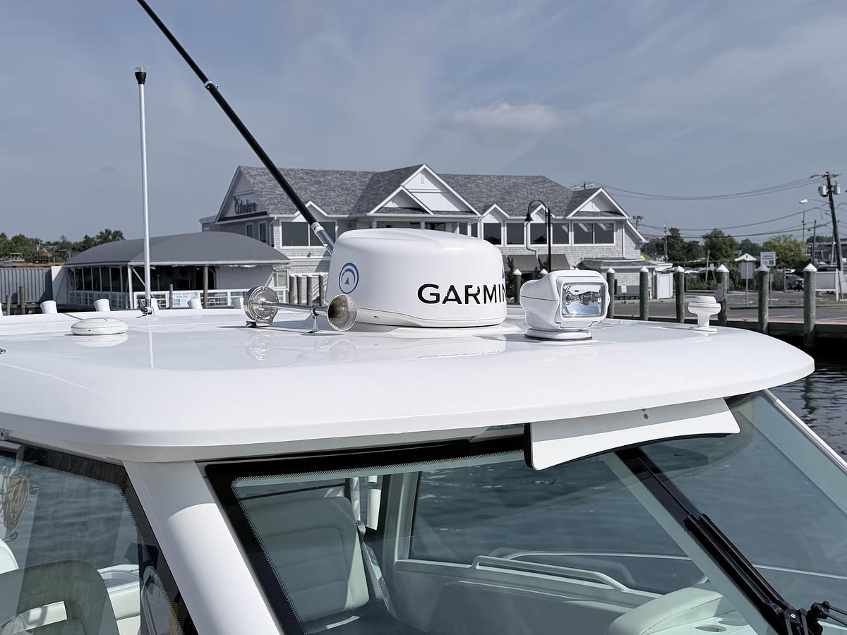 Used 2017 Boston Whaler 315 Conquest