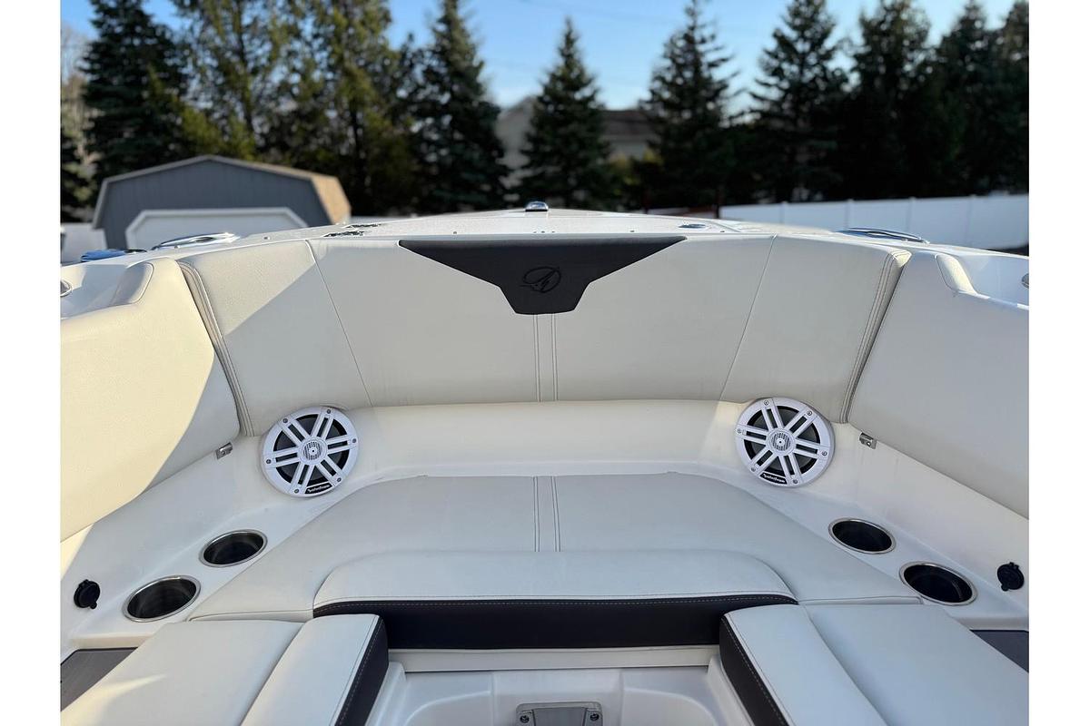 2024 Sailfish 276 DC